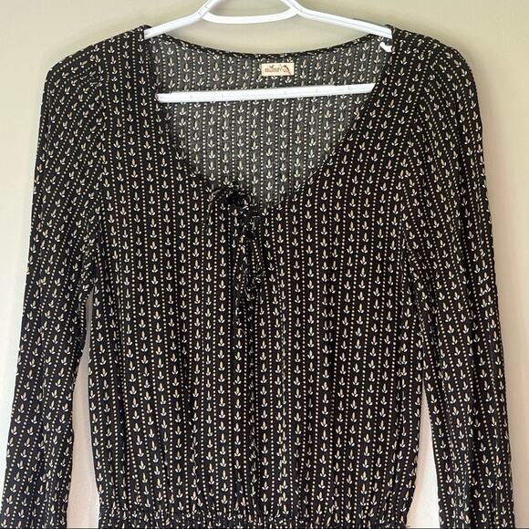 Hollister Black Patterned Long Sleeve Romper Size M - Picture 3 of 13
